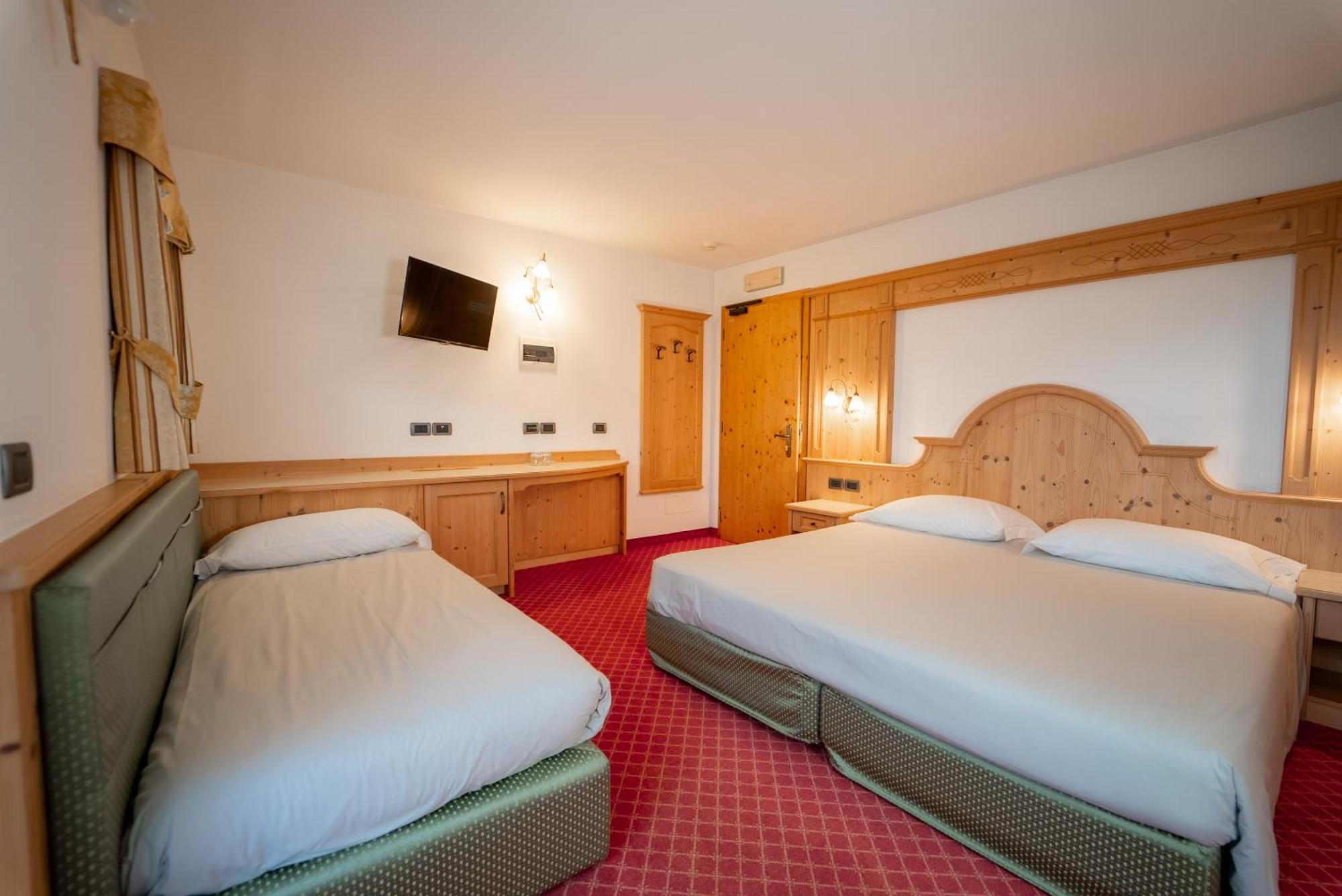 Chalet Campiglio Imperiale มาดอนนาดีกัมปิโญ ภายนอก รูปภาพ