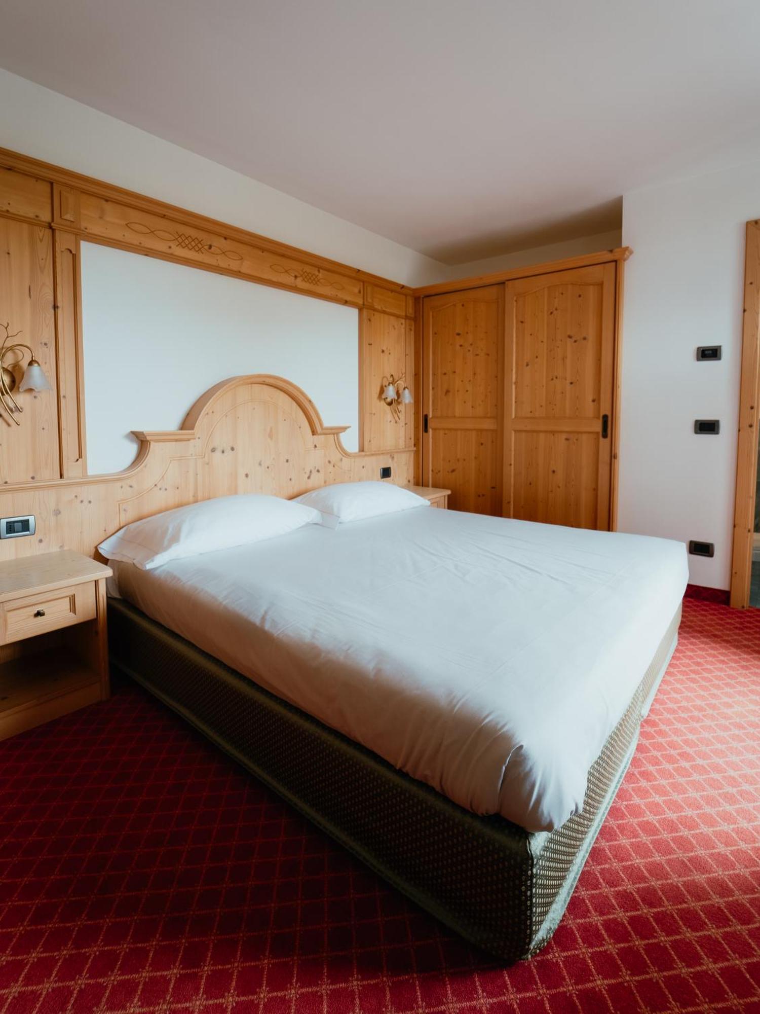 Chalet Campiglio Imperiale มาดอนนาดีกัมปิโญ ภายนอก รูปภาพ