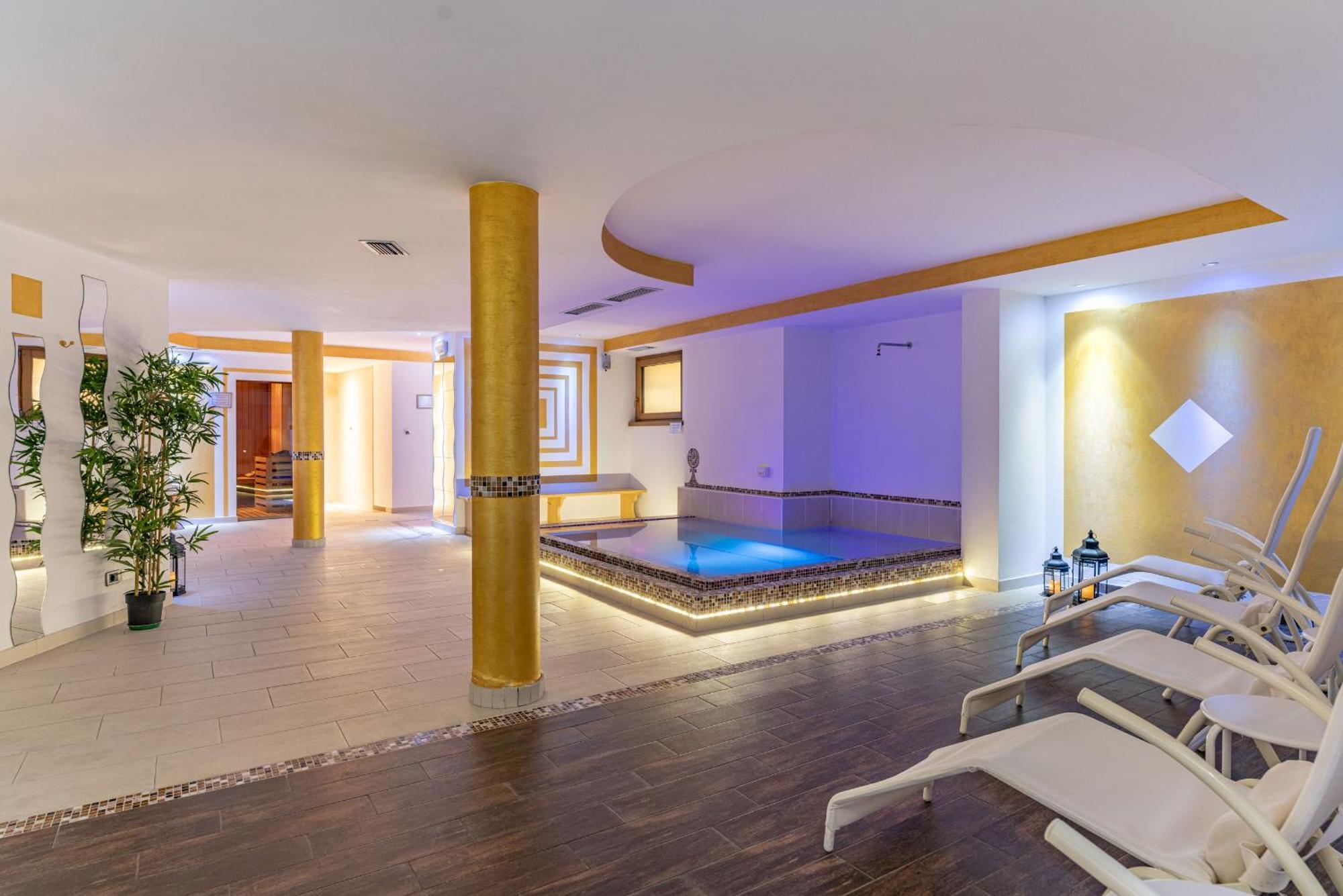 Chalet Campiglio Imperiale มาดอนนาดีกัมปิโญ ภายนอก รูปภาพ