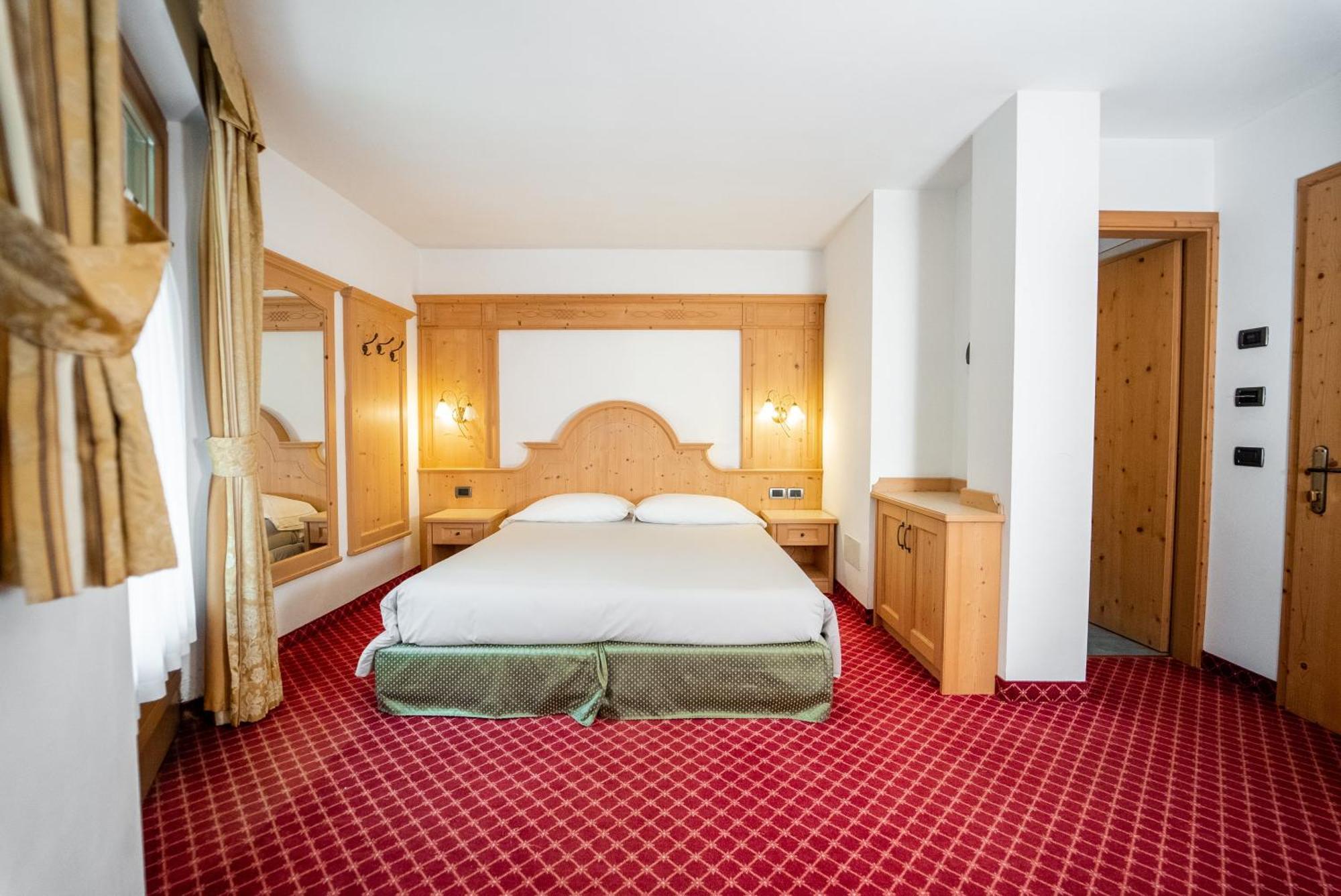 Chalet Campiglio Imperiale มาดอนนาดีกัมปิโญ ภายนอก รูปภาพ