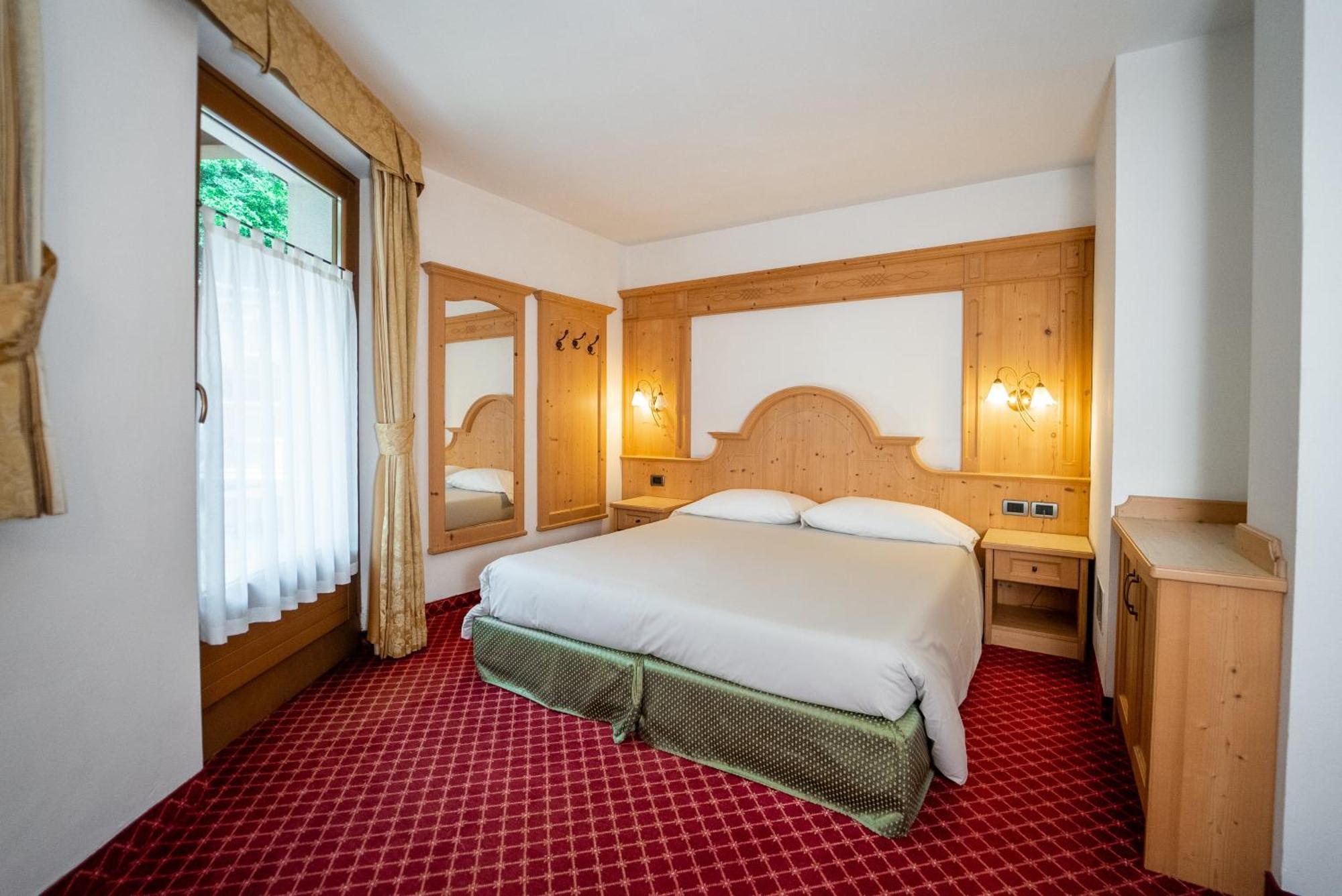 Chalet Campiglio Imperiale มาดอนนาดีกัมปิโญ ภายนอก รูปภาพ