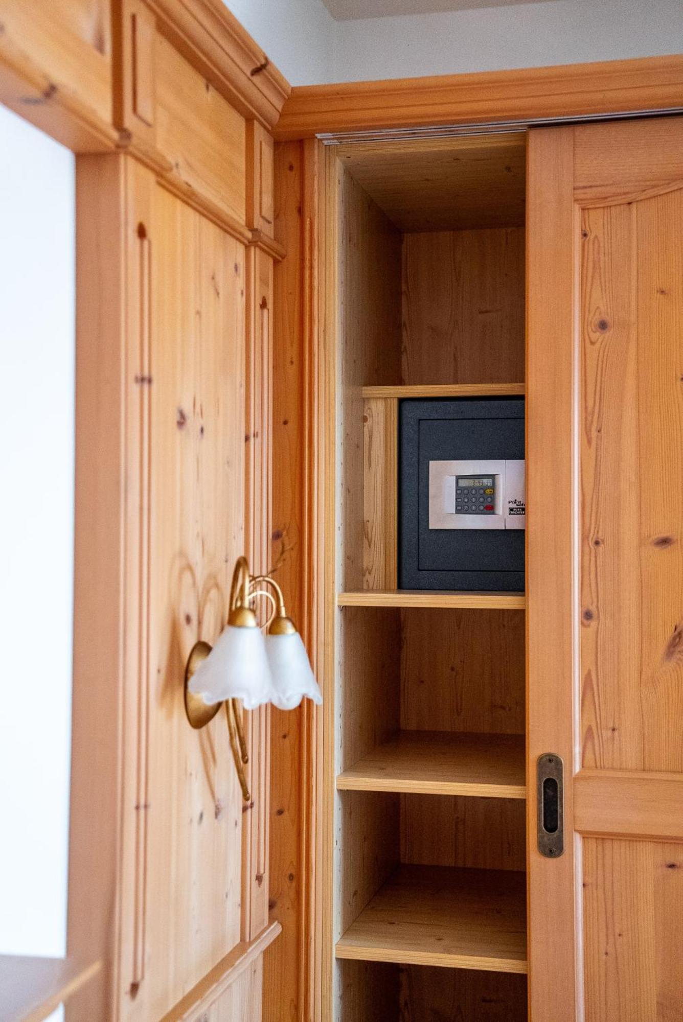 Chalet Campiglio Imperiale มาดอนนาดีกัมปิโญ ห้อง รูปภาพ