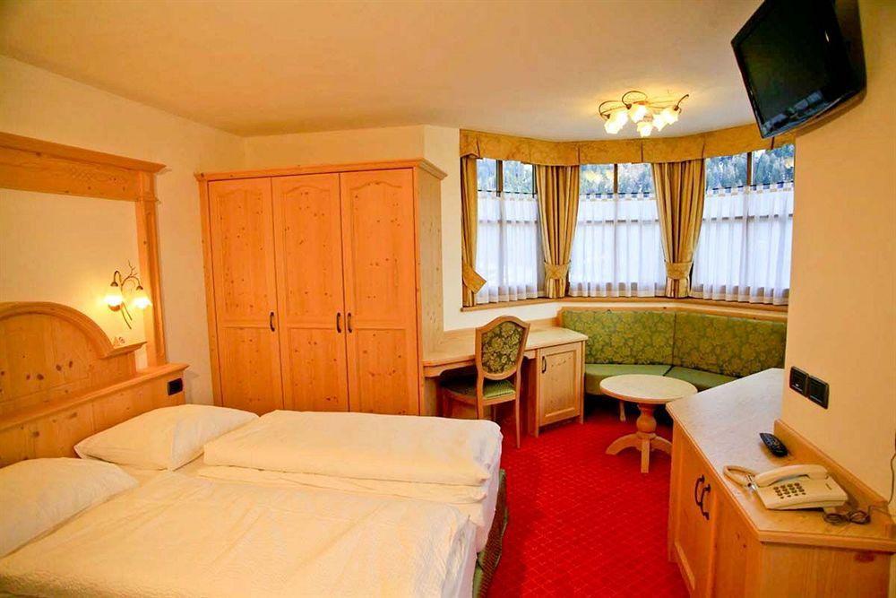 Chalet Campiglio Imperiale มาดอนนาดีกัมปิโญ ภายนอก รูปภาพ
