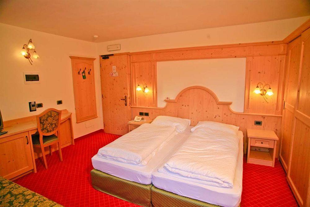 Chalet Campiglio Imperiale มาดอนนาดีกัมปิโญ ภายนอก รูปภาพ