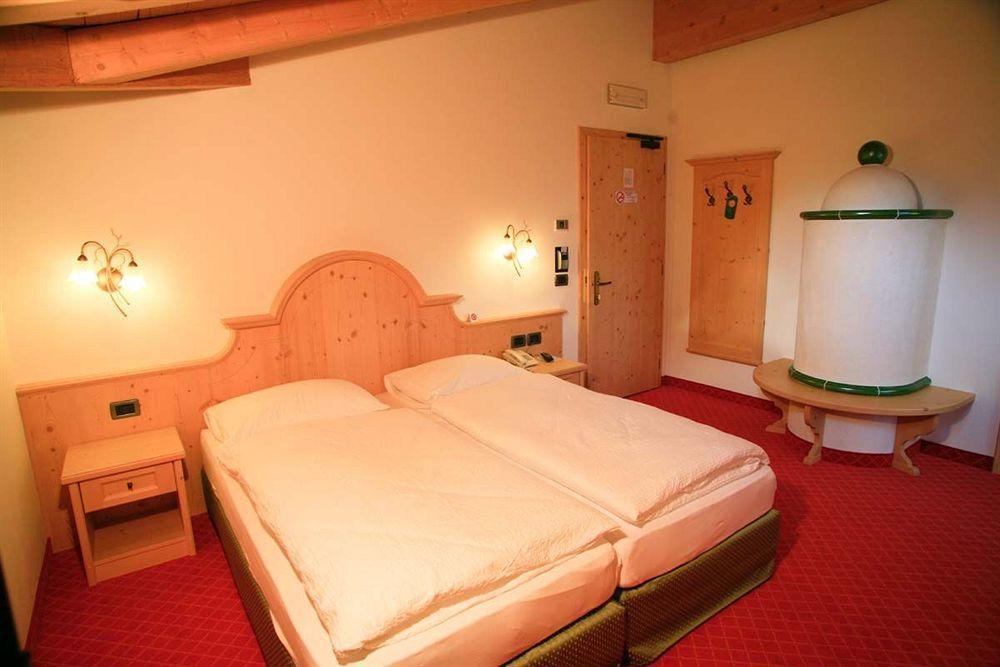 Chalet Campiglio Imperiale มาดอนนาดีกัมปิโญ ภายนอก รูปภาพ